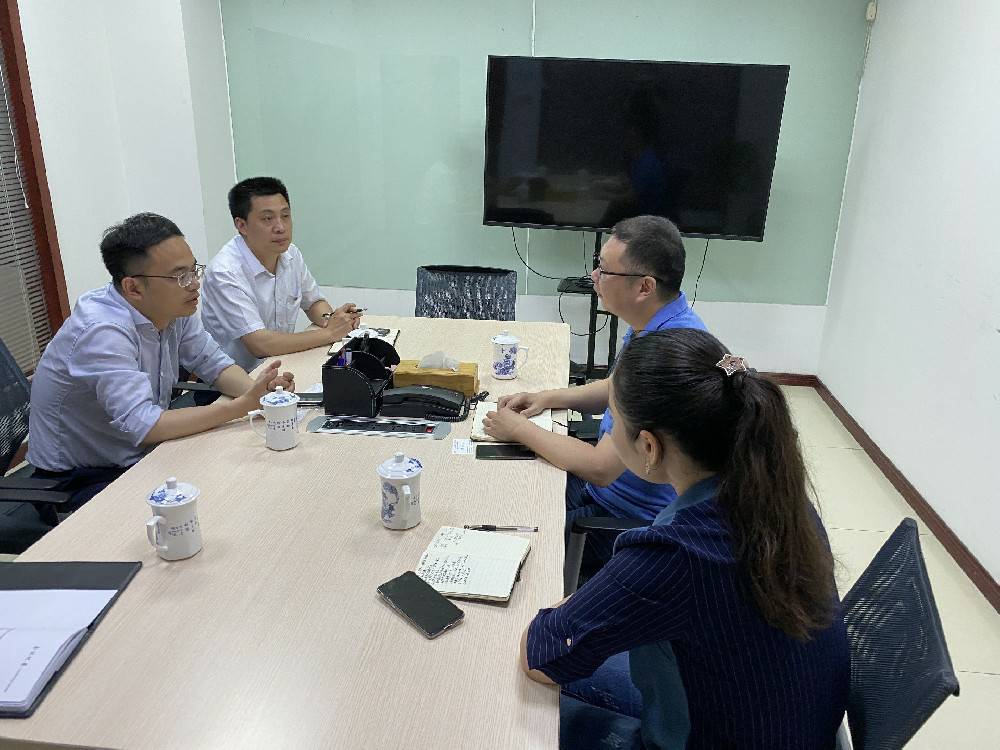 无锡市工信局领导来华体会体育-华体会|华体会官方网站科技开展“三联三解”活动